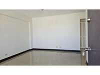 Building Photo - 1 bedroom, 1 bath, 1 parking near UH