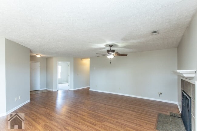Building Photo - 105 Shara Dr