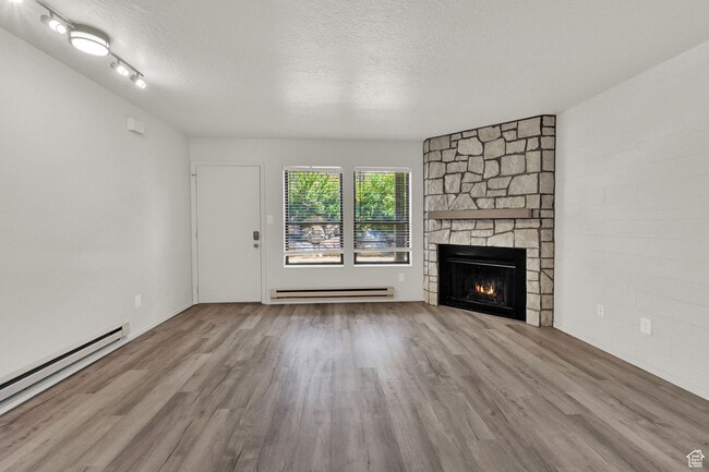 Building Photo - 3615 N Wolf Ldg Dr