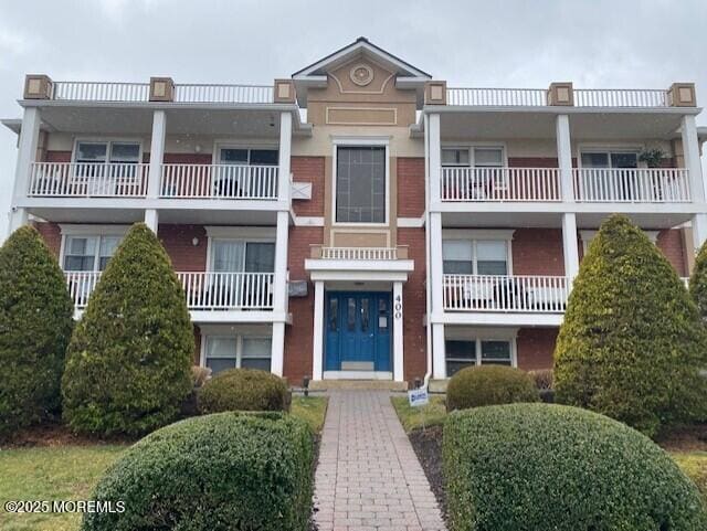 Primary Photo - 400 4th Ave