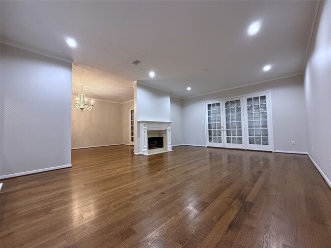 Building Photo - 2813 Saint St