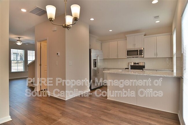 Building Photo - 215 Northwood St