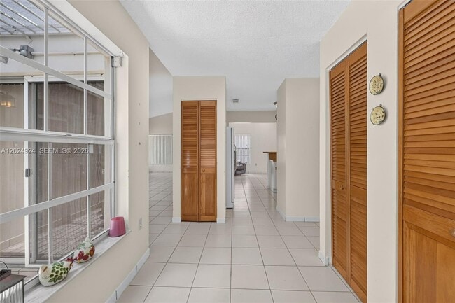 Building Photo - 13440 SW 28th St