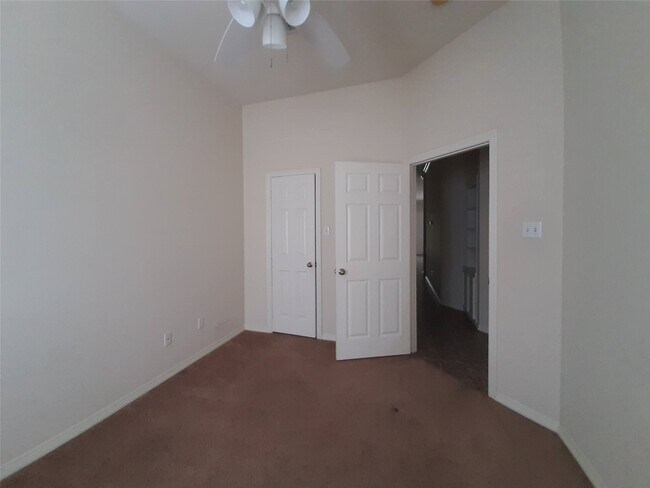 Building Photo - 12755 Mill Ridge Dr