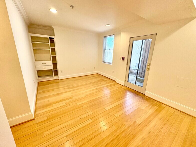 Building Photo - 1663 Newton St NW