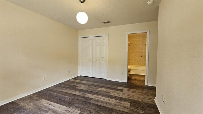 Building Photo - 6300 W Oak Park Blvd