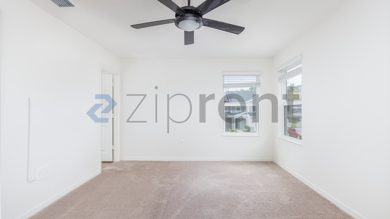 Building Photo - Unit