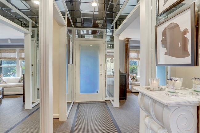 Building Photo - 1802 Lexington St