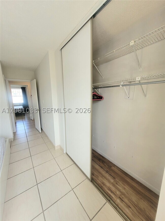 Building Photo - 3973 W 9th Ln