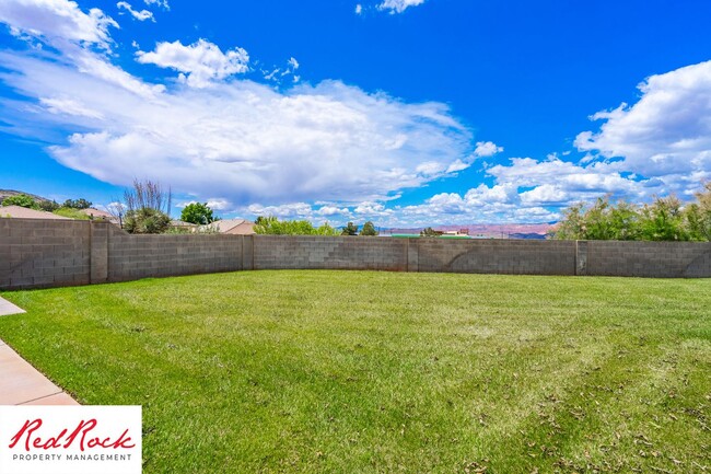Building Photo - Remodeled 3 Bedroom Townhome with Great Vi...