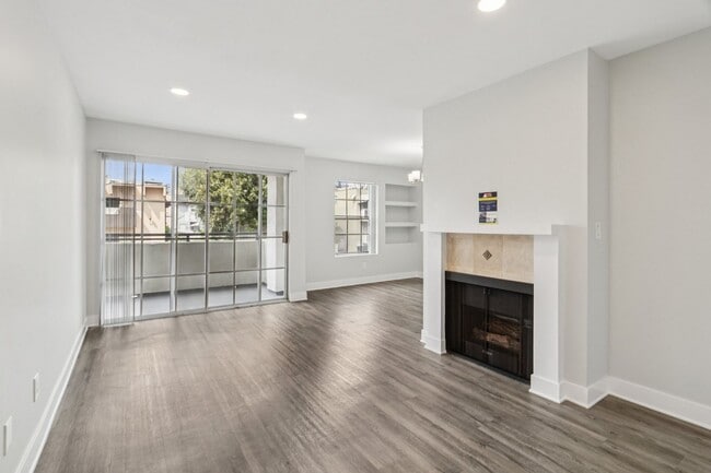 Interior Photo - 960 N. Alfred