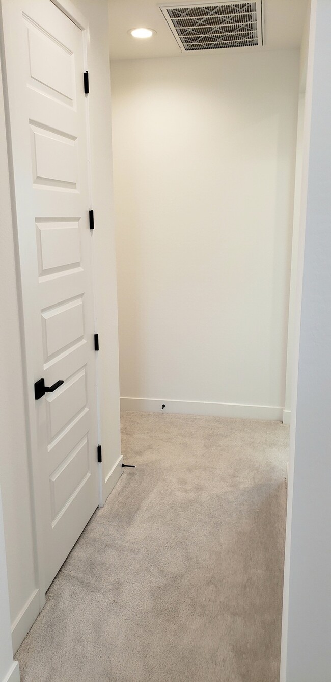 Building Photo - The 2 YEARS NEW 4 bedroom + 3 car garage r...