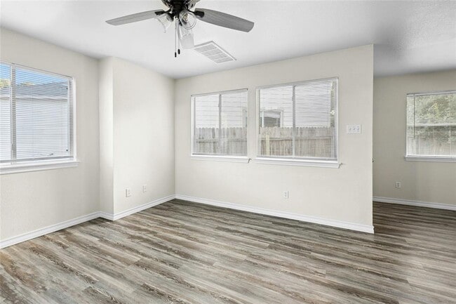 Building Photo - 808 Sagewood Trail