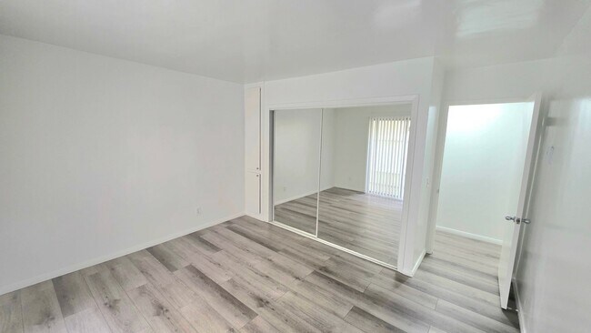 Building Photo - MR0021 (RUBS)