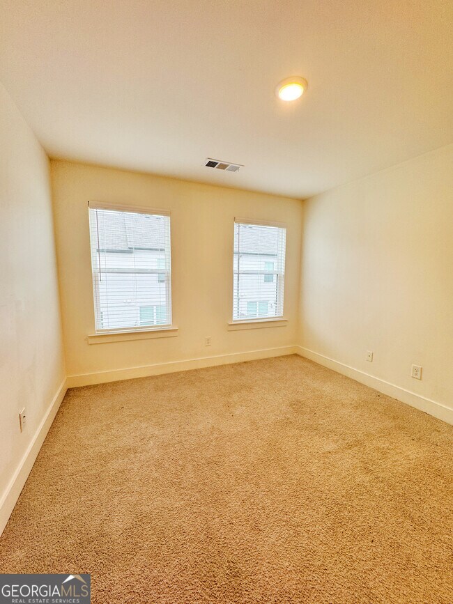 Building Photo - 123 S Auburn Lndg Pl