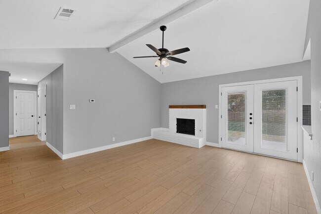 Building Photo - 2606 Hilldale Blvd