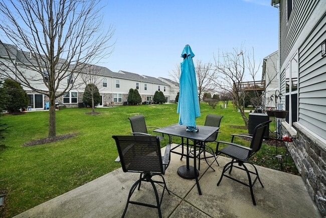 Building Photo - 650 Hawley Dr