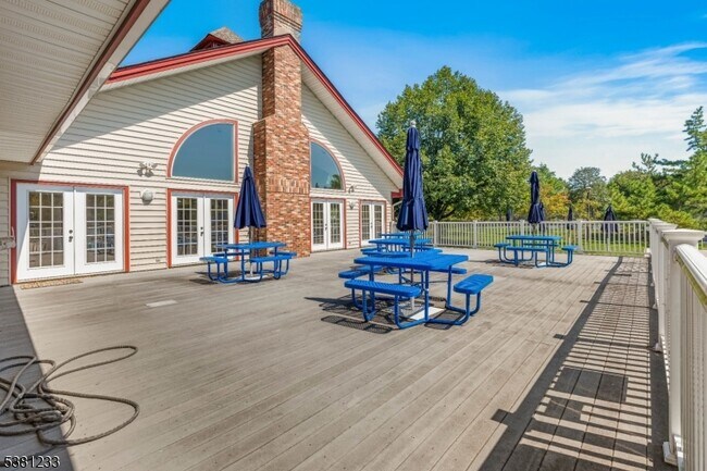 Building Photo - 15 Faxon Dr
