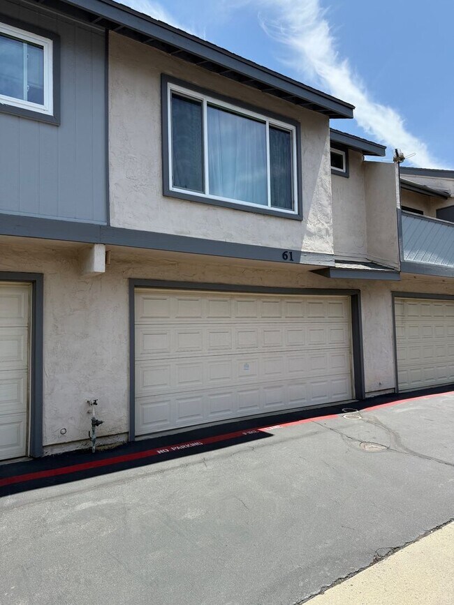 Building Photo - Pristine and Spacious 2-Bedroom in Escondido!
