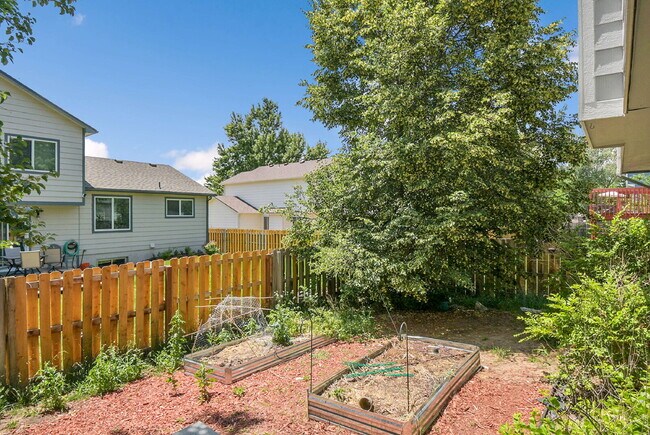 Building Photo - $3,050.00, 4 bed, 3 bath, located in Auror...