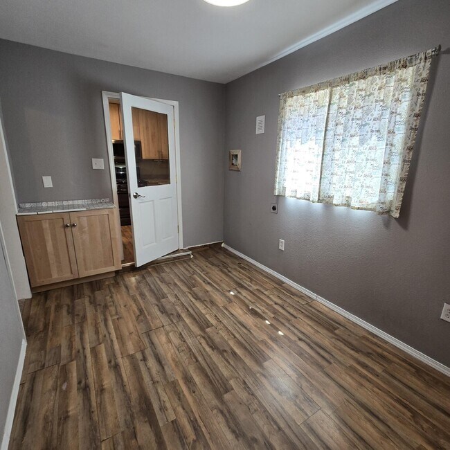 Building Photo - 11600 Atlantic City Ave NE