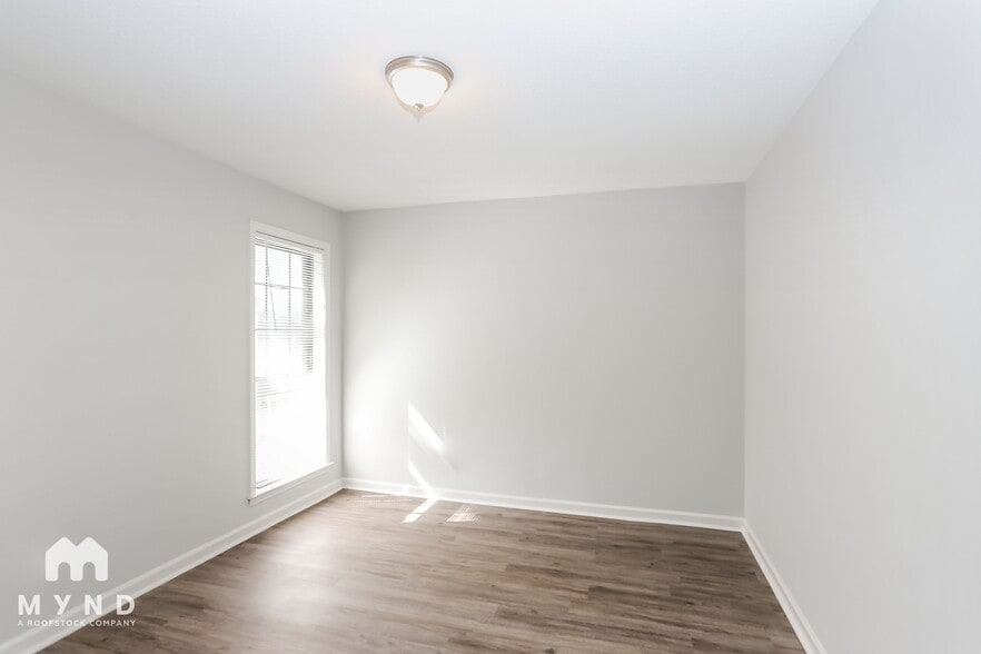 Building Photo - 6827 Starkenburg Ln