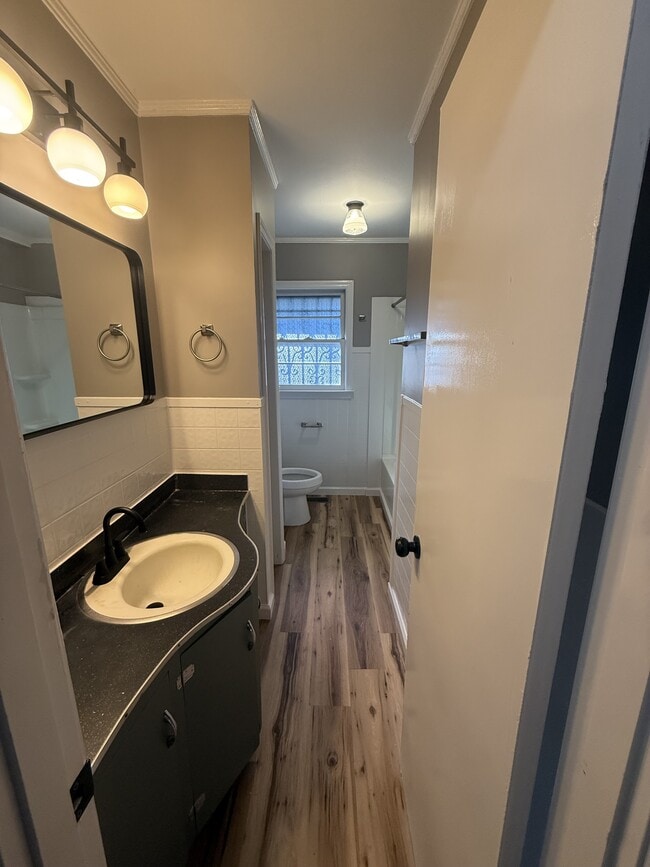 Building Photo - 405 Lamar St