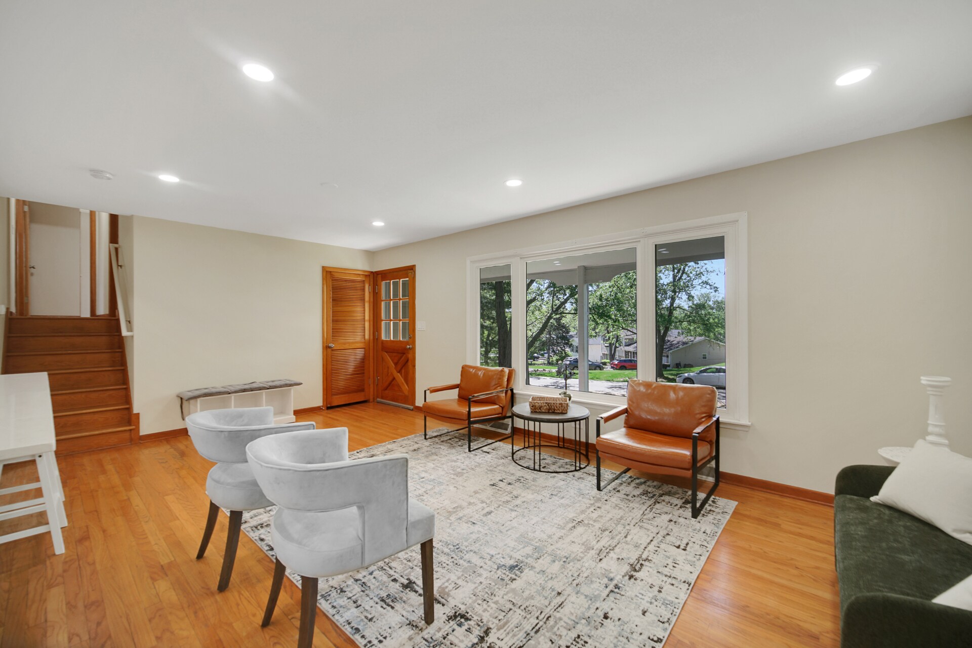 Building Photo - 22W362 Hackberry Dr