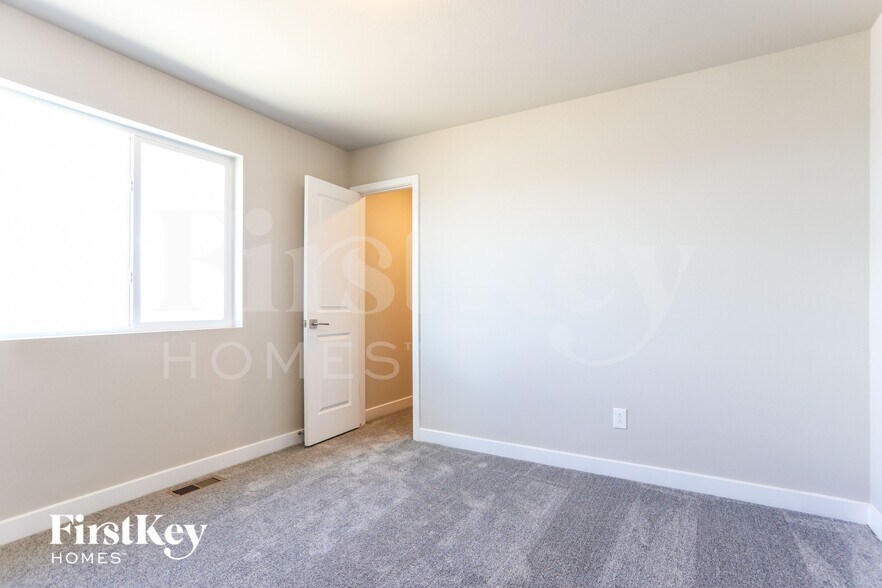 Building Photo - 10480 Horton Dr