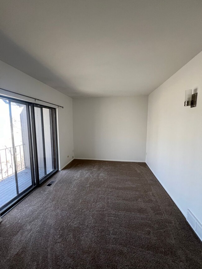 Building Photo - Sunny 2 bed, 1 bath South Boulder Townhome - Available June 5th!