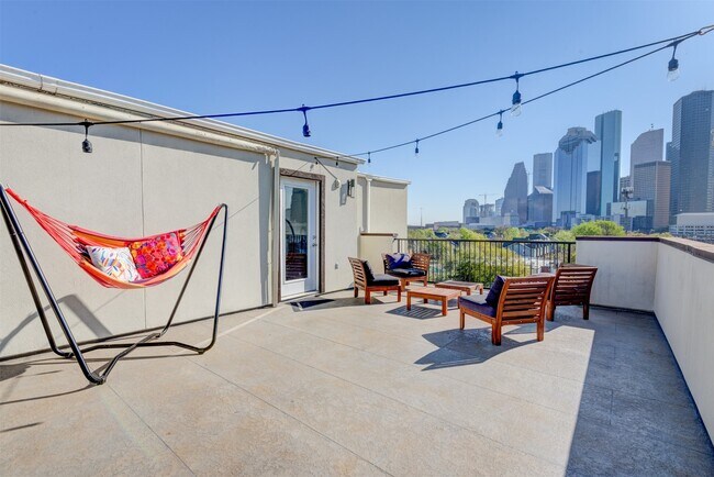 Building Photo - 1124 W Dallas St