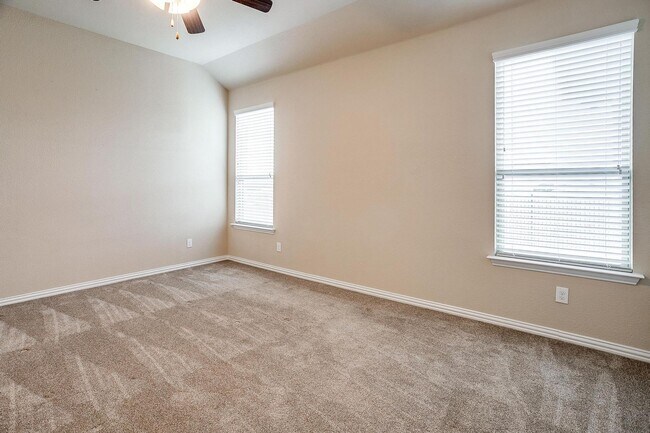 Building Photo - Beautiful 5 Bed, 3 Bath, 2-Story Home in Morningstar Subdivision- Aledo ISD- 76008