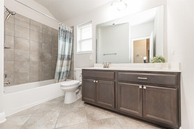 Building Photo - 15215 Holloway Hls Trl