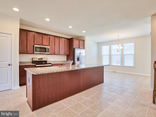 Building Photo - 127 Keller Ct