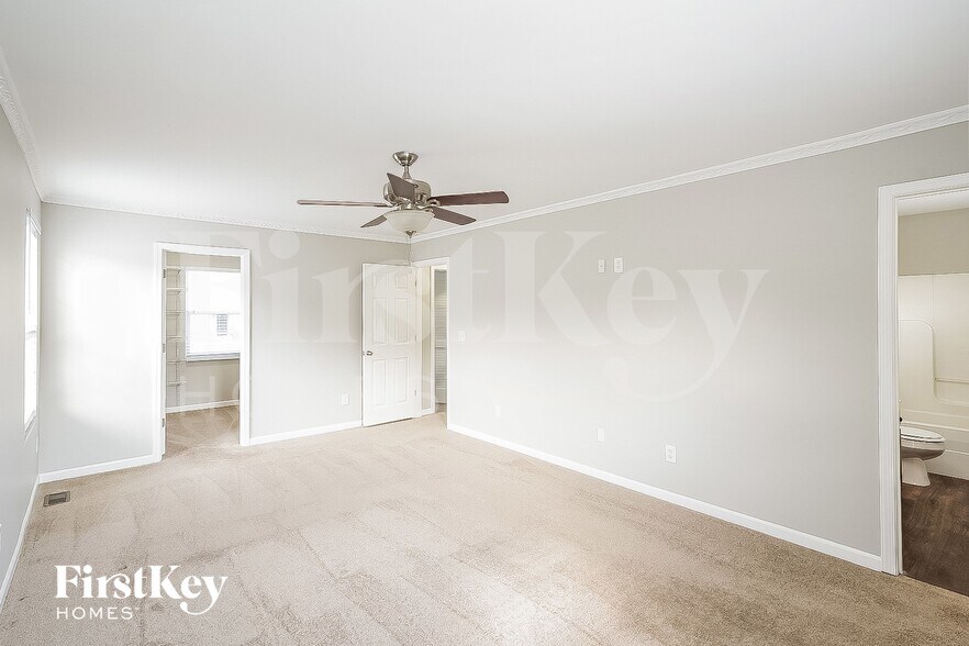 Building Photo - 1692 Comanche Run