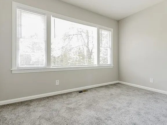 Building Photo - 5272 Boyd Dr