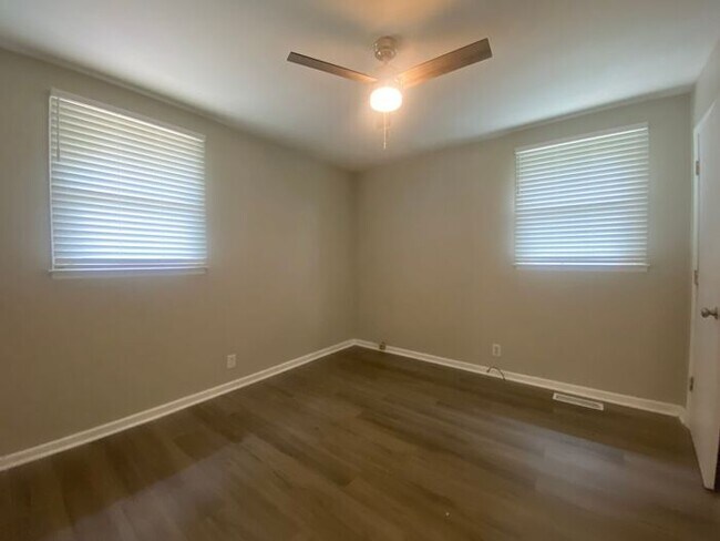 Building Photo - Renovated Brick Ranch in North Nashville