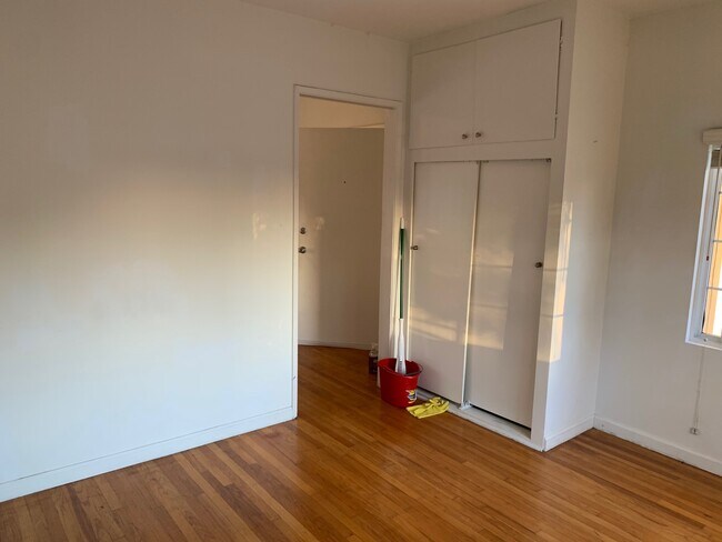 Building Photo - 1223 Berkeley St