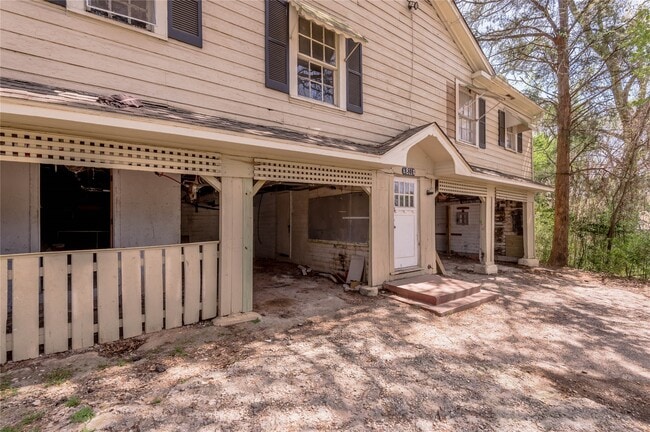 Building Photo - 811 B Sam Houston Ave