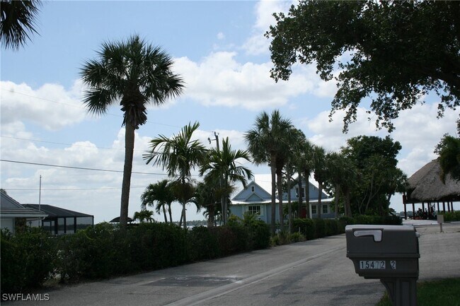 Primary Photo - 15472 Admiralty Cir