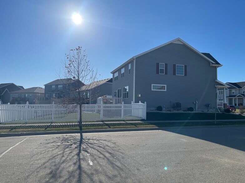 Building Photo - 113 Alton Dr