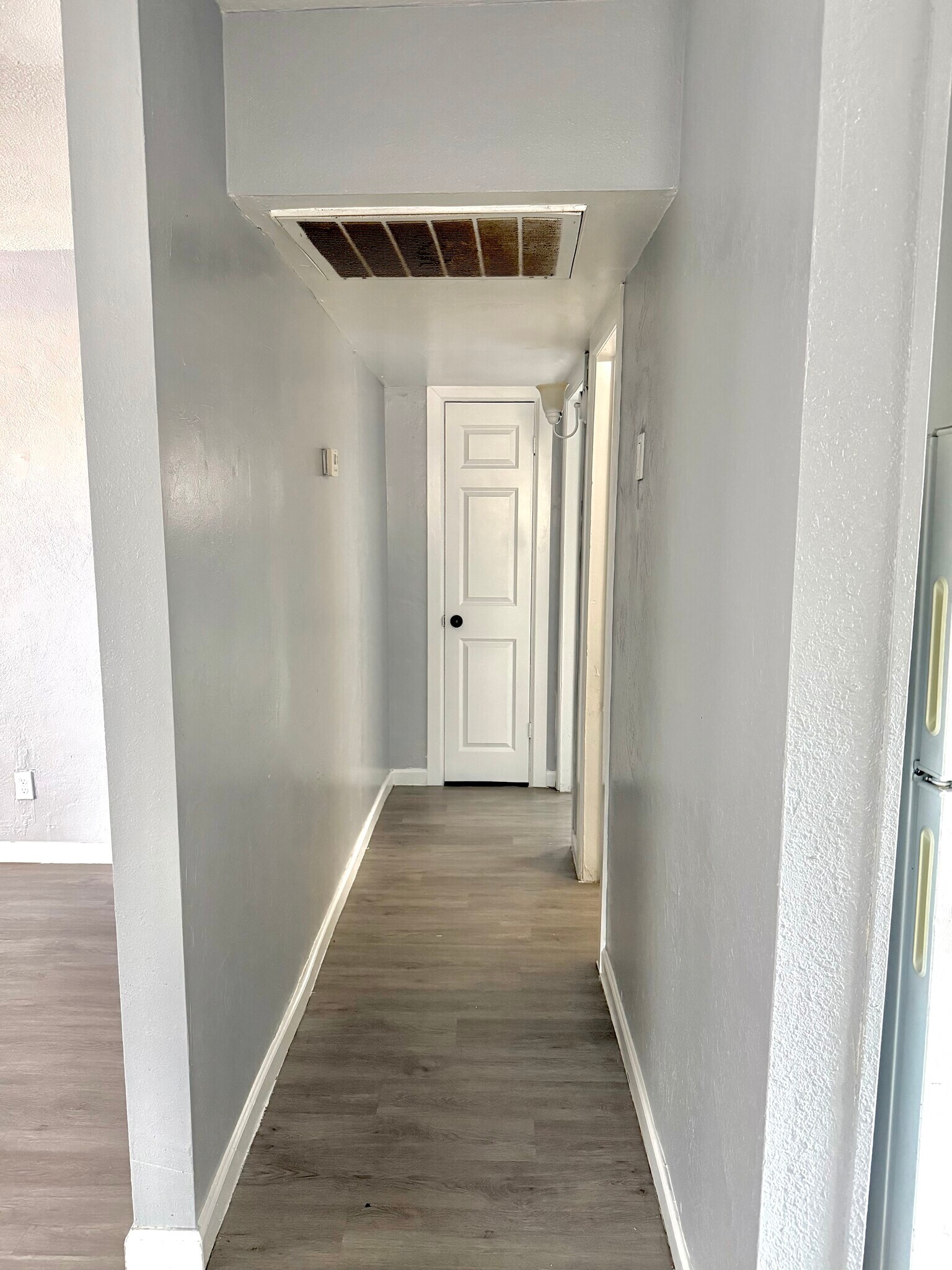 Building Photo - 2615 W Morten Ave