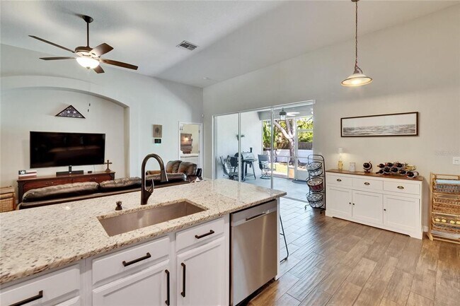 Building Photo - 12802 Cattail Shore Ln