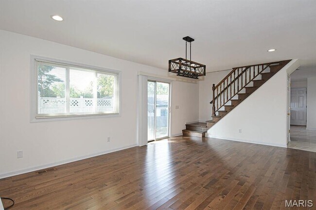 Building Photo - 306 Bright Meadows Dr