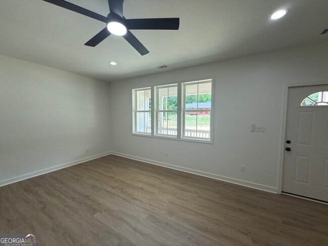 Building Photo - 294 Moreland Ave