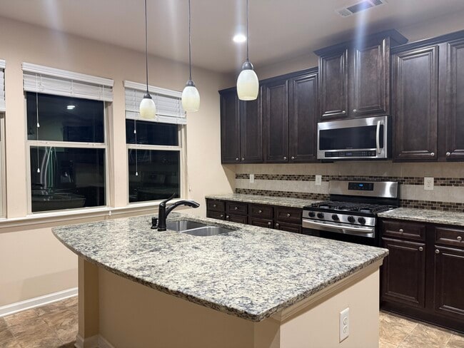 Building Photo - 2056 Tweed Dr