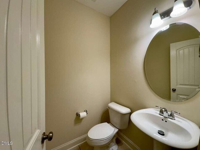 Building Photo - 4008 Vallonia Dr