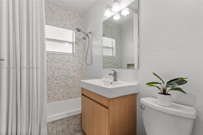 Building Photo - 1021 Matanzas Ave