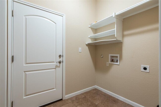 Building Photo - 212 Waikakaaua Dr