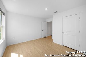 Building Photo - 615 Bean Bnd
